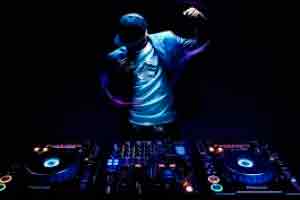 DJ